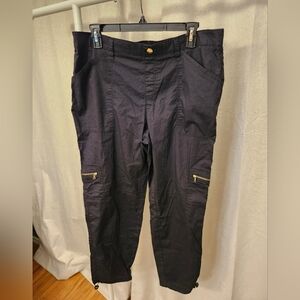 Womens Raffaele Capris sz 12 black w/gold detail pants EUC W-17 L-24 RISE-11
